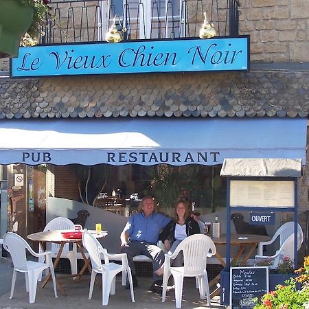 Le Vieux Chien Noir Hotel Évran Buitenkant foto